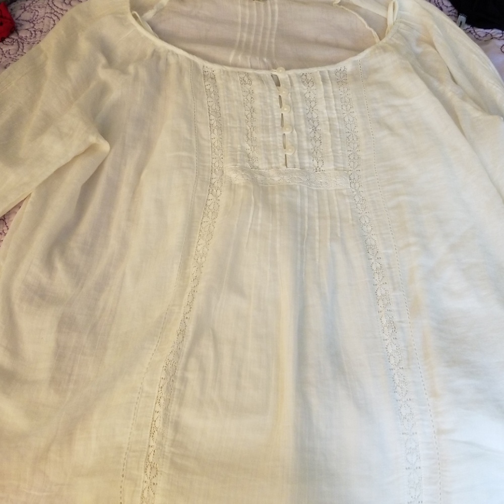 Lightweight blouse
